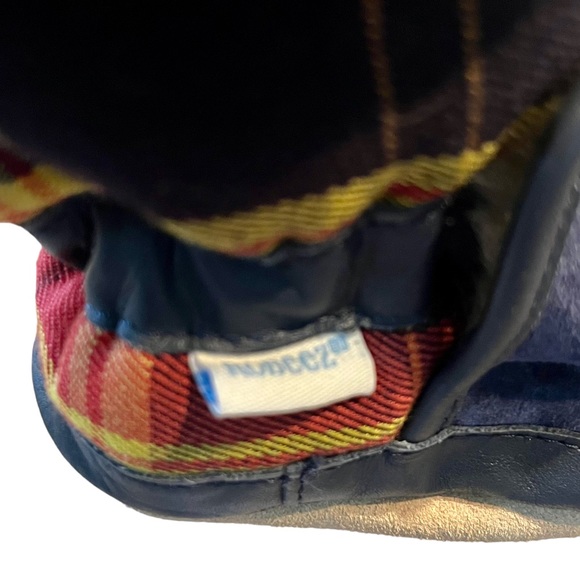 Fur lined Flannel and Suede Robeez crib shoe booties - Picture 5 of 8